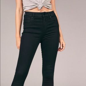 NWT Black High Rise Abercrombie Jeans Size 6S